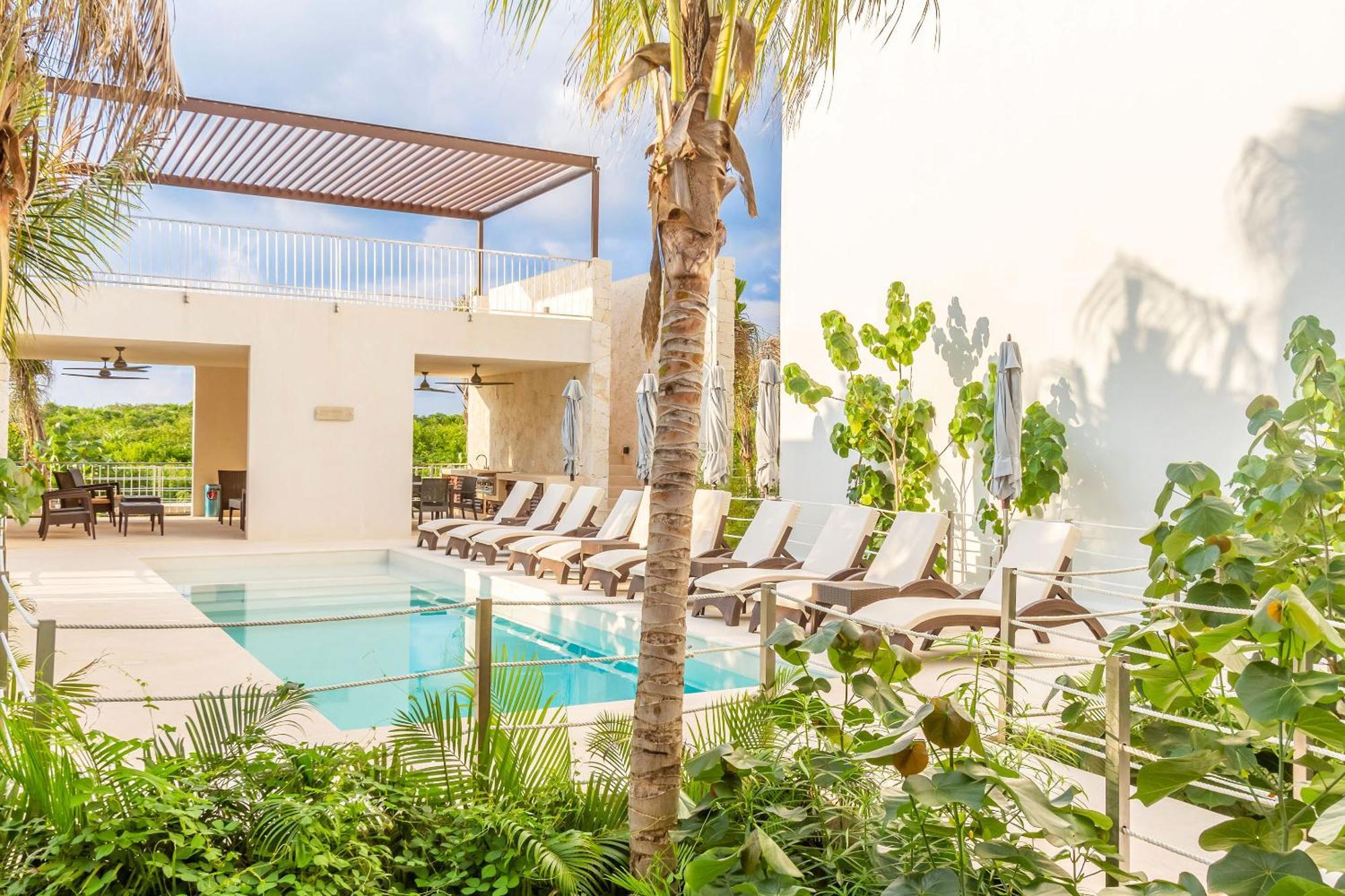 Santamar By Tao Beach Condos With Pool & Walk To Ocean Акумаль Экстерьер фото